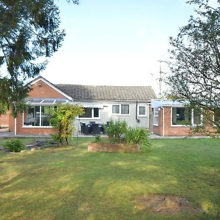 Little Hare Lodge - Spacious 2 Bedroom Attached Bungalow Woodhall Spa Bagian luar foto