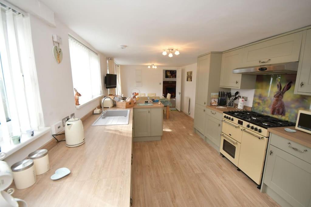 Little Hare Lodge - Spacious 2 Bedroom Attached Bungalow Woodhall Spa Bagian luar foto