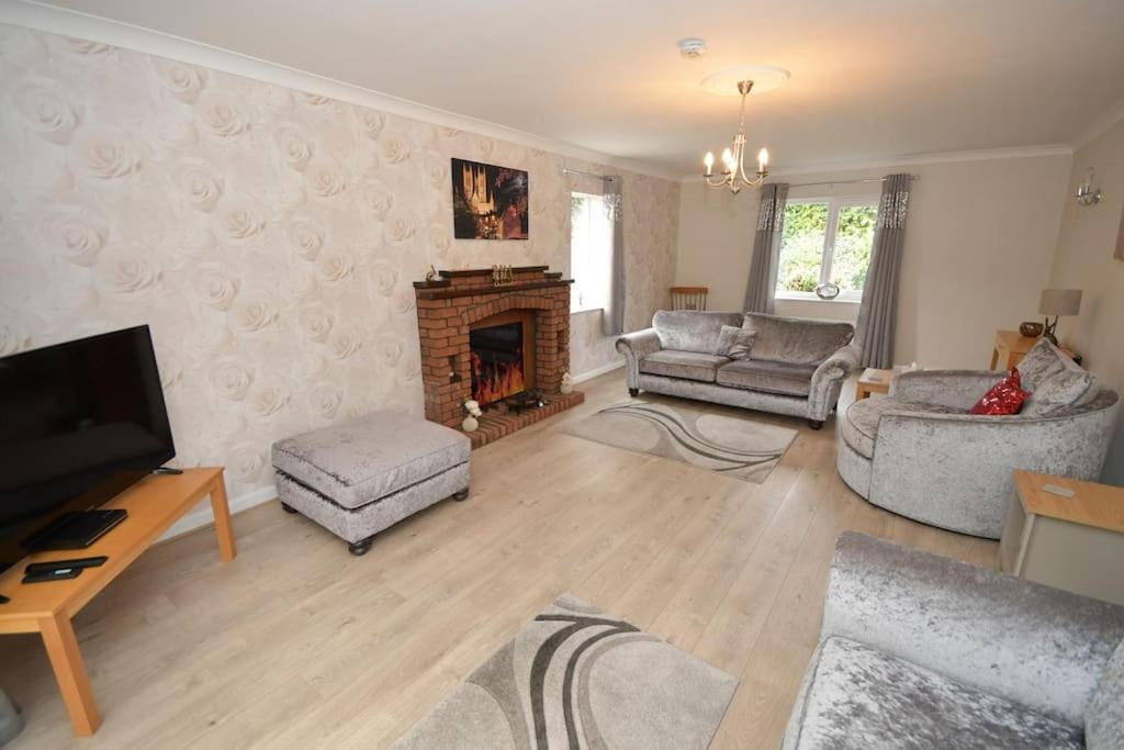 Little Hare Lodge - Spacious 2 Bedroom Attached Bungalow Woodhall Spa Bagian luar foto