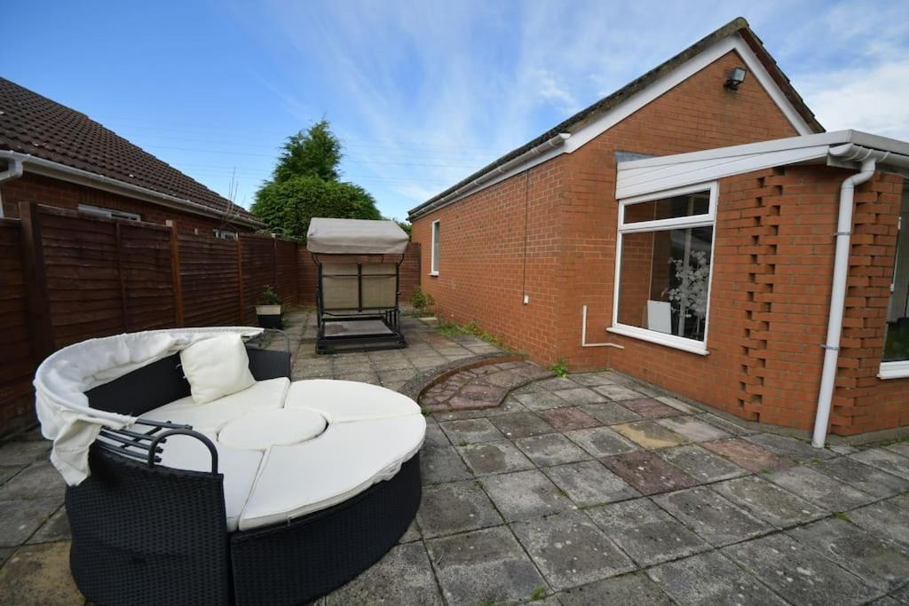 Little Hare Lodge - Spacious 2 Bedroom Attached Bungalow Woodhall Spa Bagian luar foto